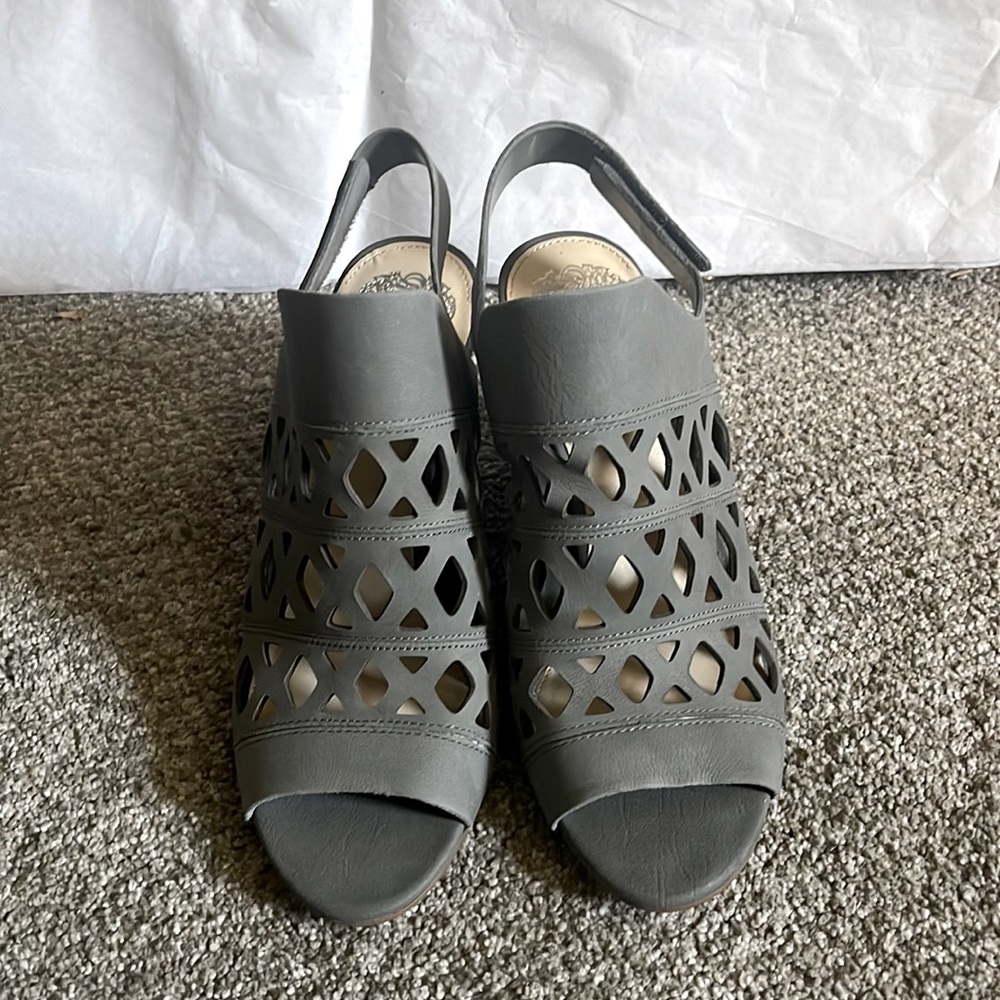 •Brand New• Vince Camuto Deverly
